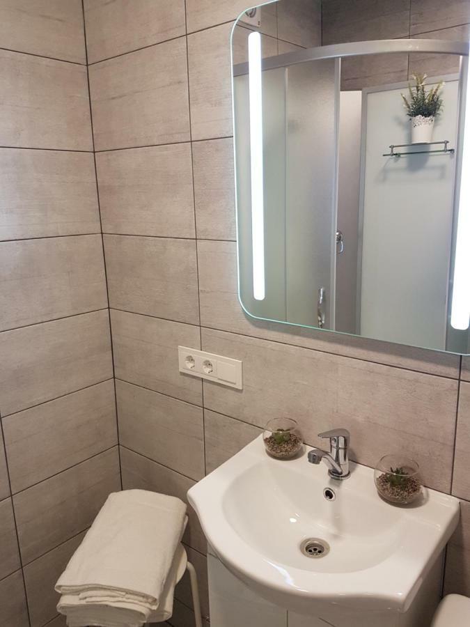 J&E Neries Apartment Каунас Екстер'єр фото